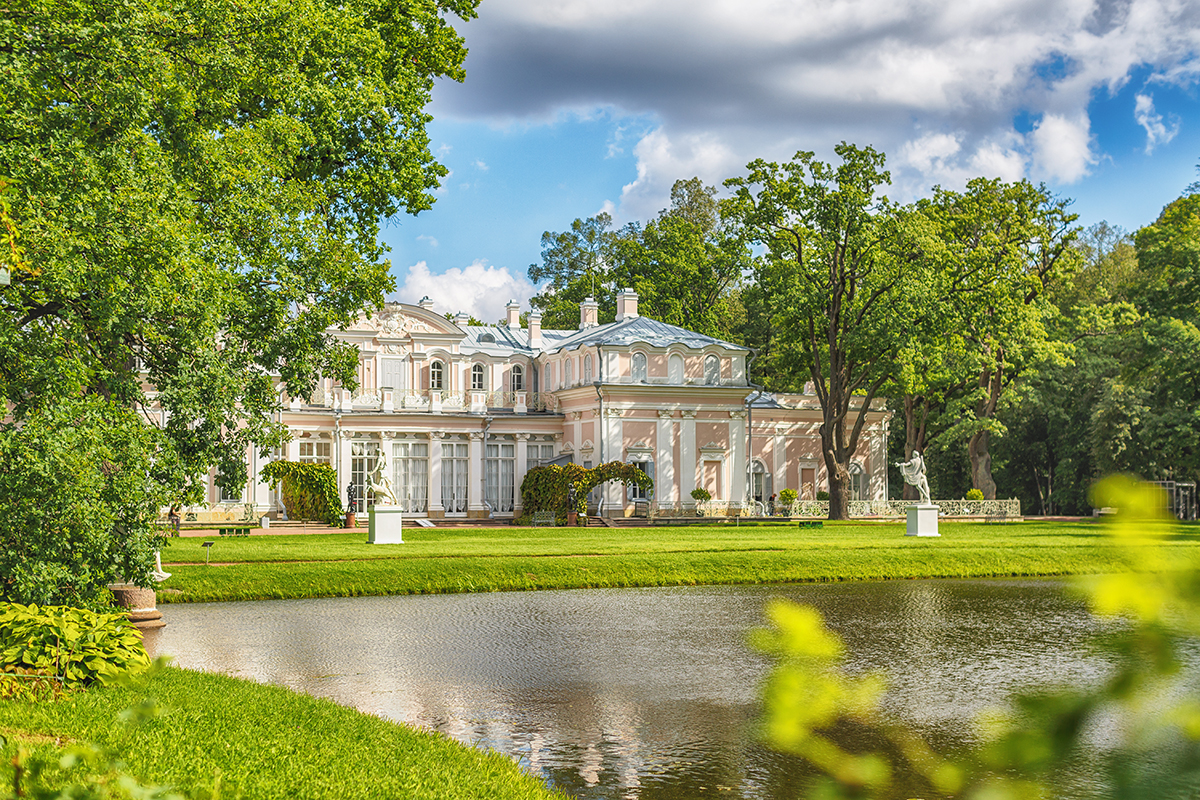 Китайский дворец в петергофе. Дворец Ораниенбаум в Санкт-Петербурге. Ораниенбаум дворцово-парковый. Парк Ораниенбаум в Петергофе. Ломоносов Ораниенбаум.